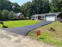 Best Recycled Asphalt Driveway Installation  in Highlandville, MO